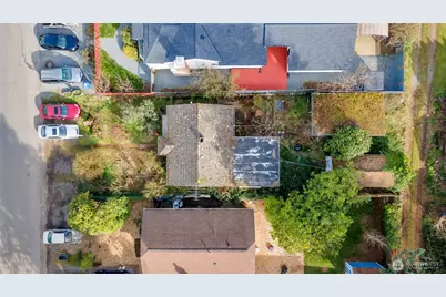 10330 Midvale Avenue N, Seattle, WA 98133 - Photo 2