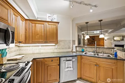 1525 NW 57th Street #610, Seattle, WA 98107 - Photo 24