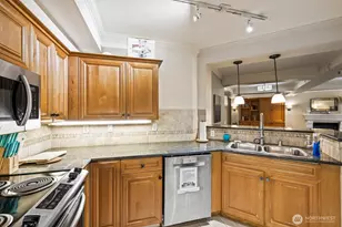 1525 NW 57th St, Seattle, WA 98107 - Photo 24