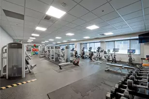 910 Lenora St, Seattle, WA 98121 - Photo 18