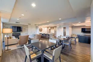 910 Lenora St, Seattle, WA 98121 - Photo 16