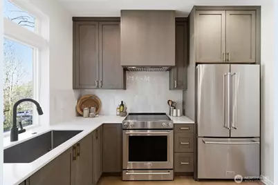 313 17th Avenue E #B, Seattle, WA 98112 - Photo 12