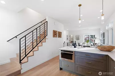 313 17th Avenue E #B, Seattle, WA 98112 - Photo 14