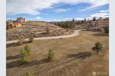 320 Paintbrush Road, Chelan, WA 98816 - Photo 8