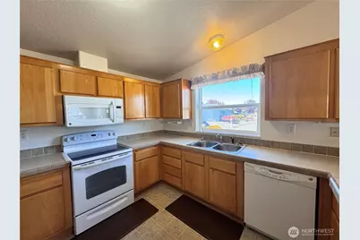 528 N 7th Avenue, Sequim, WA 98382 - Photo 8