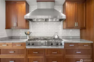 3516 NE 43rd St, Seattle, WA 98105 - Photo 12