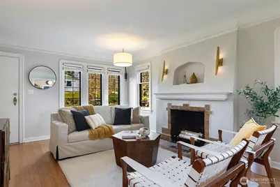 8254 Interlake Avenue N, Seattle, WA 98103 - Photo 2