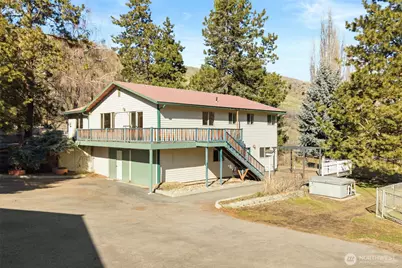 4195 Squilchuck Road, Wenatchee, WA 98801 - Photo 2