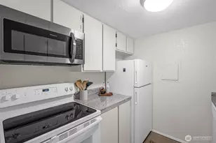 14010 Juanita Dr NE, Kirkland, WA 98034 - Photo 18