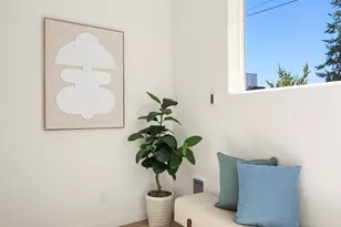 1402 N 95th St, Seattle, WA 98013 - Photo 4