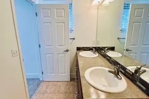 978 Edmonds Ave NE, Renton, WA 98056 - Photo 2