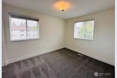978 Edmonds Avenue NE #C, Renton, WA 98056 - Photo 6