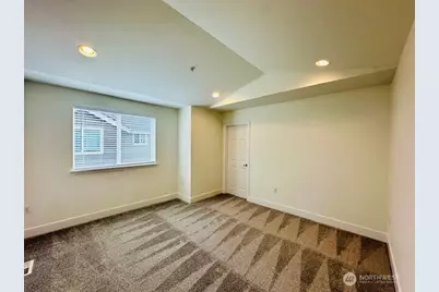 978 Edmonds Avenue NE #C, Renton, WA 98056 - Photo 4