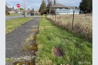 2501 Highland Avenue, Everett, WA 98201 - Photo 6