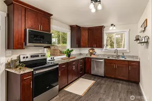 3017 SE Camano Dr, Camano Island, WA 98282 - Photo 12