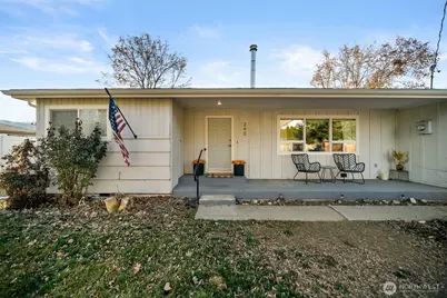 340 N Kentucky Avenue, East Wenatchee, WA 98802 - Photo 1