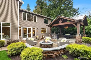 9843 NE 25th St, Bellevue, WA 98004 - Photo 18