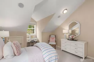 9843 NE 25th St, Bellevue, WA 98004 - Photo 14