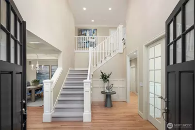 9843 NE 25th Street, Bellevue, WA 98004 - Photo 2