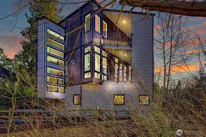 417 102nd Avenue SE, Bellevue, WA 98004 - Photo 2