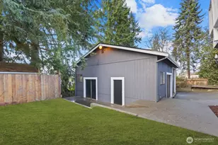 2734 Sunset Dr W, University Place, WA 98466 - Photo 38