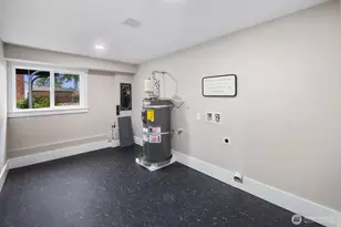 2734 Sunset Dr W, University Place, WA 98466 - Photo 30