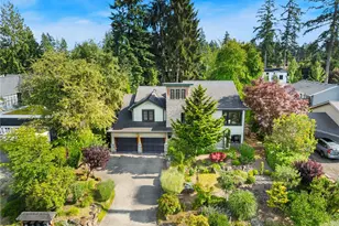 9615 NE 26th St, Clyde Hill, WA 98004 - Photo 2