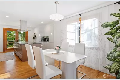 9615 NE 26th Street, Clyde Hill, WA 98004 - Photo 10