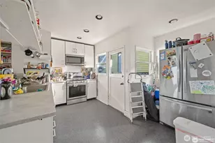 341 NE 51st St, Seattle, WA 98105 - Photo 8