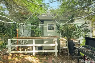 341 NE 51st St, Seattle, WA 98105 - Photo 26