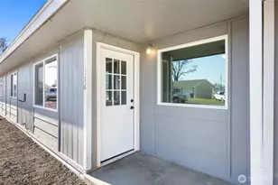1316 Pershing Rd, Moses Lake, WA 98837 - Photo 2