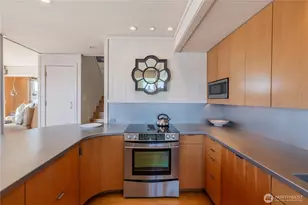 2017 Fairview Ave E, Seattle, WA 98102 - Photo 10