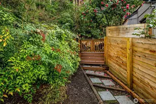 2301 Delmar Dr E, Seattle, WA 98102 - Photo 28