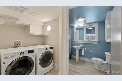 13730 Main Street, Bellevue, WA 98005 - Photo 34