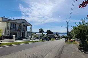 1133 N 33rd Pl, Renton, WA 98056 - Photo 2