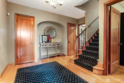 2301 Rosemont Place W, Seattle, WA 98199 - Photo 4