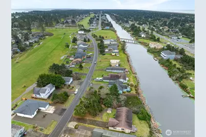 569 Canal Drive NE, Ocean Shores, WA 98569 - Photo 8
