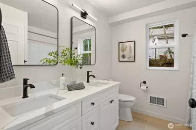 7605 NE Hidden Cove Rd, Bainbridge Island, WA 98110 - Photo 16