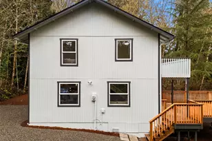 7605 NE Hidden Cove Rd, Bainbridge Island, WA 98110 - Photo 28