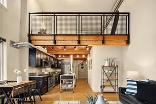 530 Broadway E, Seattle, WA 98102 - Photo 2