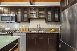 530 Broadway E, Seattle, WA 98102 - Photo 16