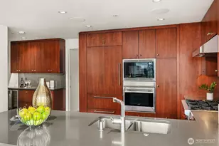 500 106th Ave NE, Bellevue, WA 98004 - Photo 16