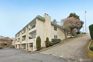 629 Cedar Ave S, Renton, WA 98057 - Photo 2