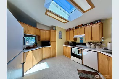 739 Park Avenue NE, Ocean Shores, WA 98569 - Photo 8