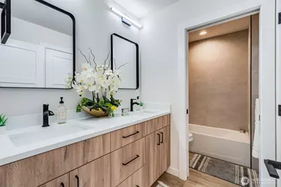 12531 25th Avenue NE #Unit C, Seattle, WA 98125 - Photo 24