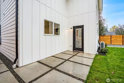 12531 25th Avenue NE #Unit C, Seattle, WA 98125 - Photo 30