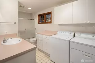 8901 NE 36th St, Yarrow Point, WA 98004 - Photo 36