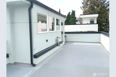 3932 1st Avenue NE, Seattle, WA 98105 - Photo 32