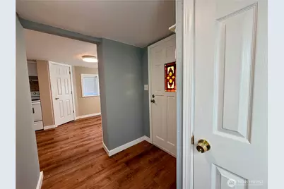 18501 52nd Avenue #6, Lynnwood, WA 98037 - Photo 2