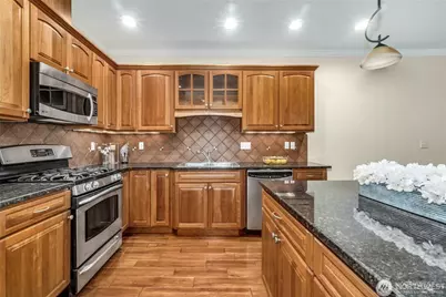 1020 1st Street #304, Snohomish, WA 98290 - Photo 6